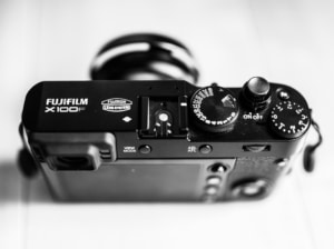 【富士フイルムのカメラ初心者】FUJIFILM X100Fの初期設定と設定方法【デジカメのセッティング】