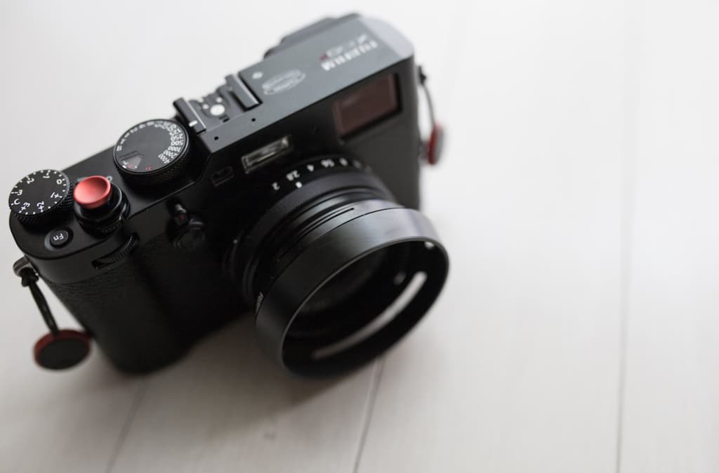 FUJIFILM X100Fとカメラグッズ】x100fと一緒に用意するべきおすすめアクセサリー | スカイフィッシュのドローンブログ