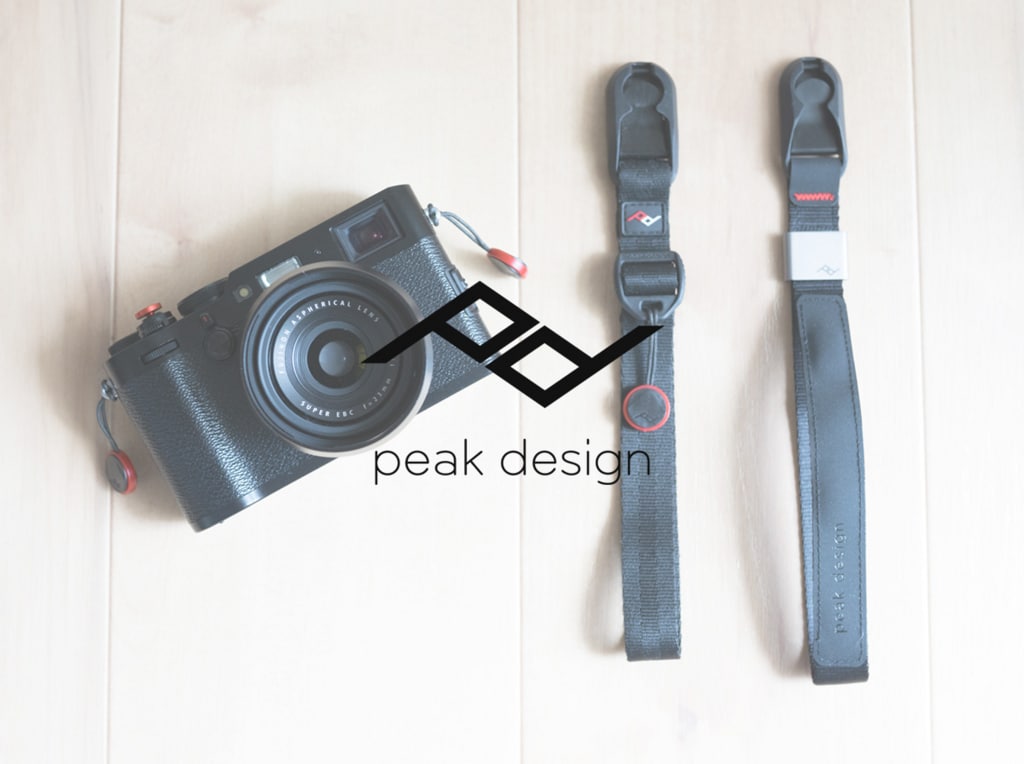 Peak Design CUFF(ピークデザイン カフ)の新型と旧型のカメラ 