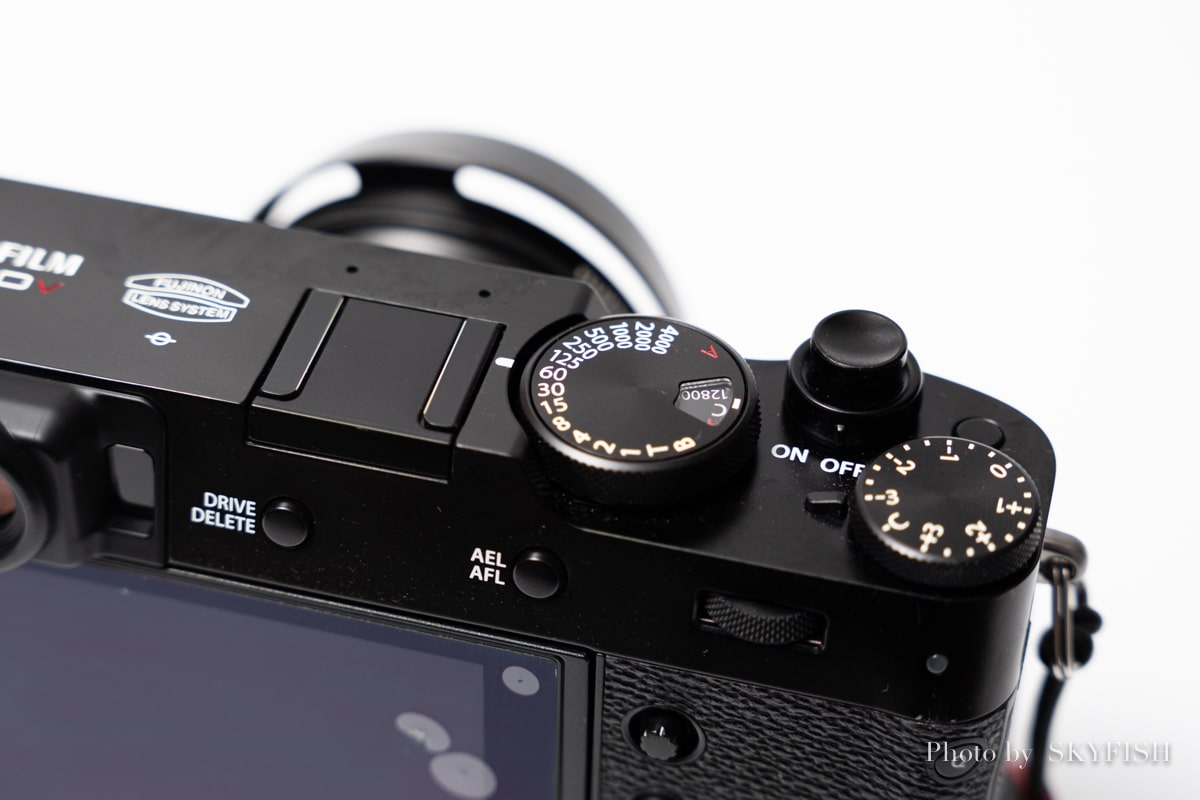 FUJIFILM X100V