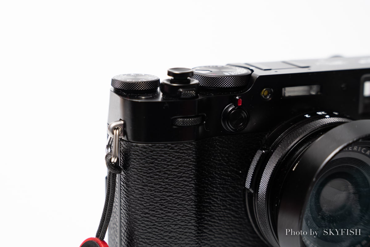 FUJIFILM X100V