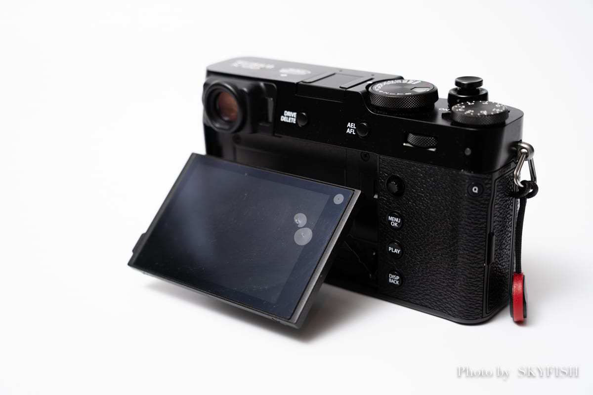 FUJIFILM X100V