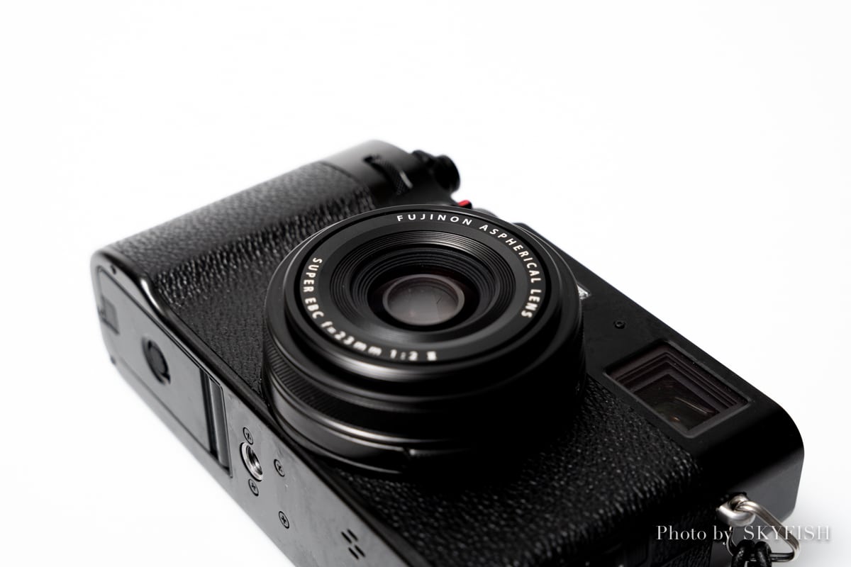 FUJIFILM X100V