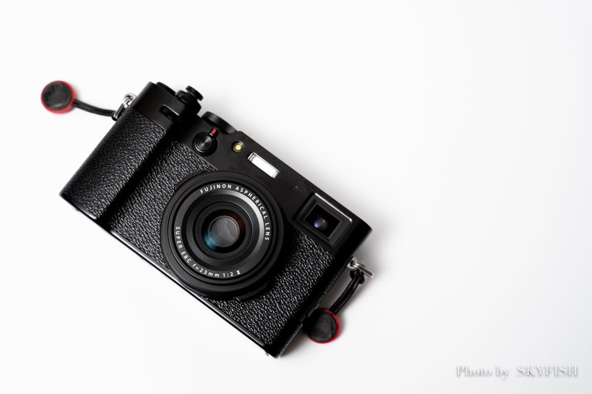 FUJIFILM X100V