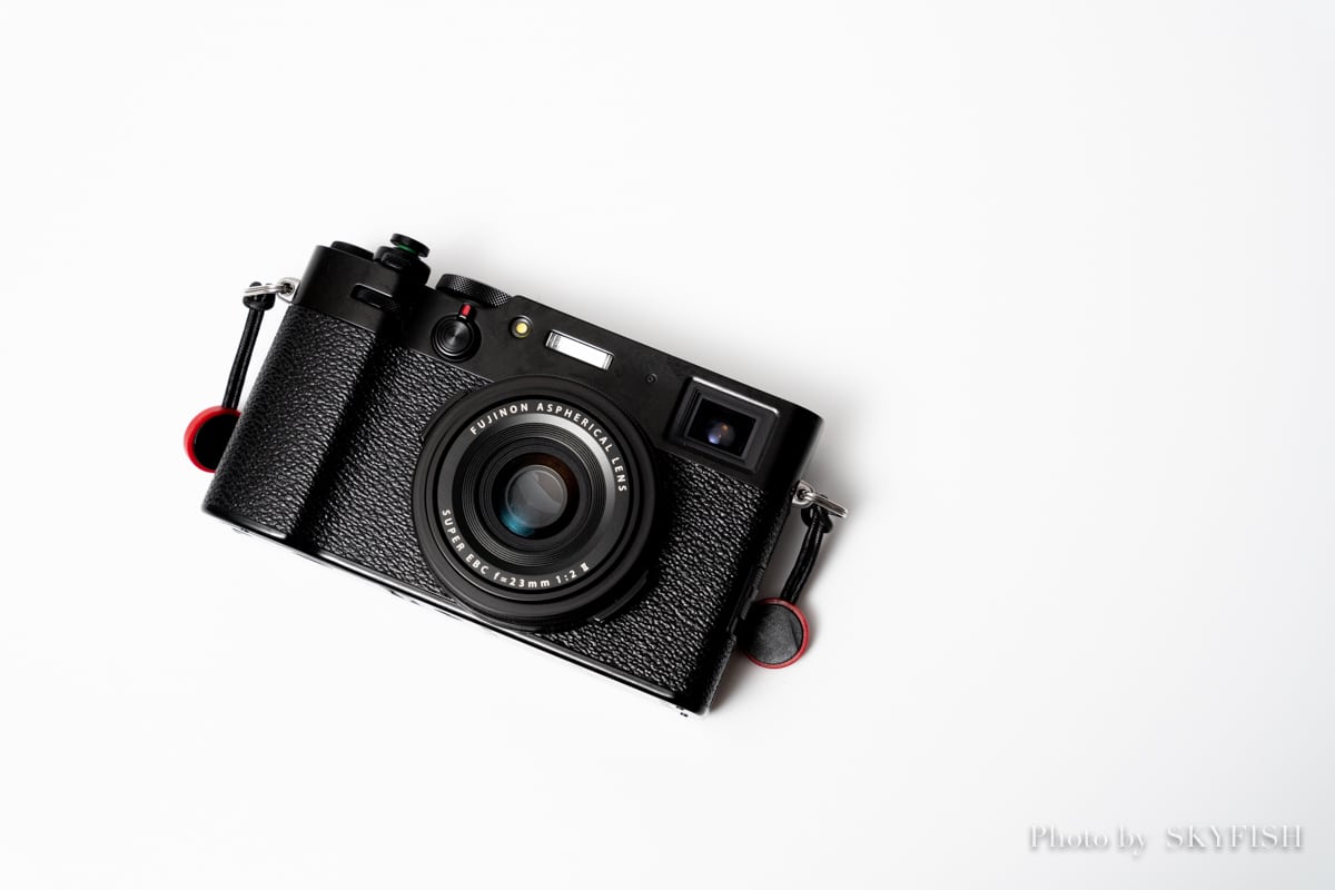 FUJIFILM X100V