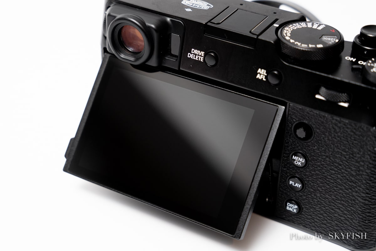 FUJIFILM X100V