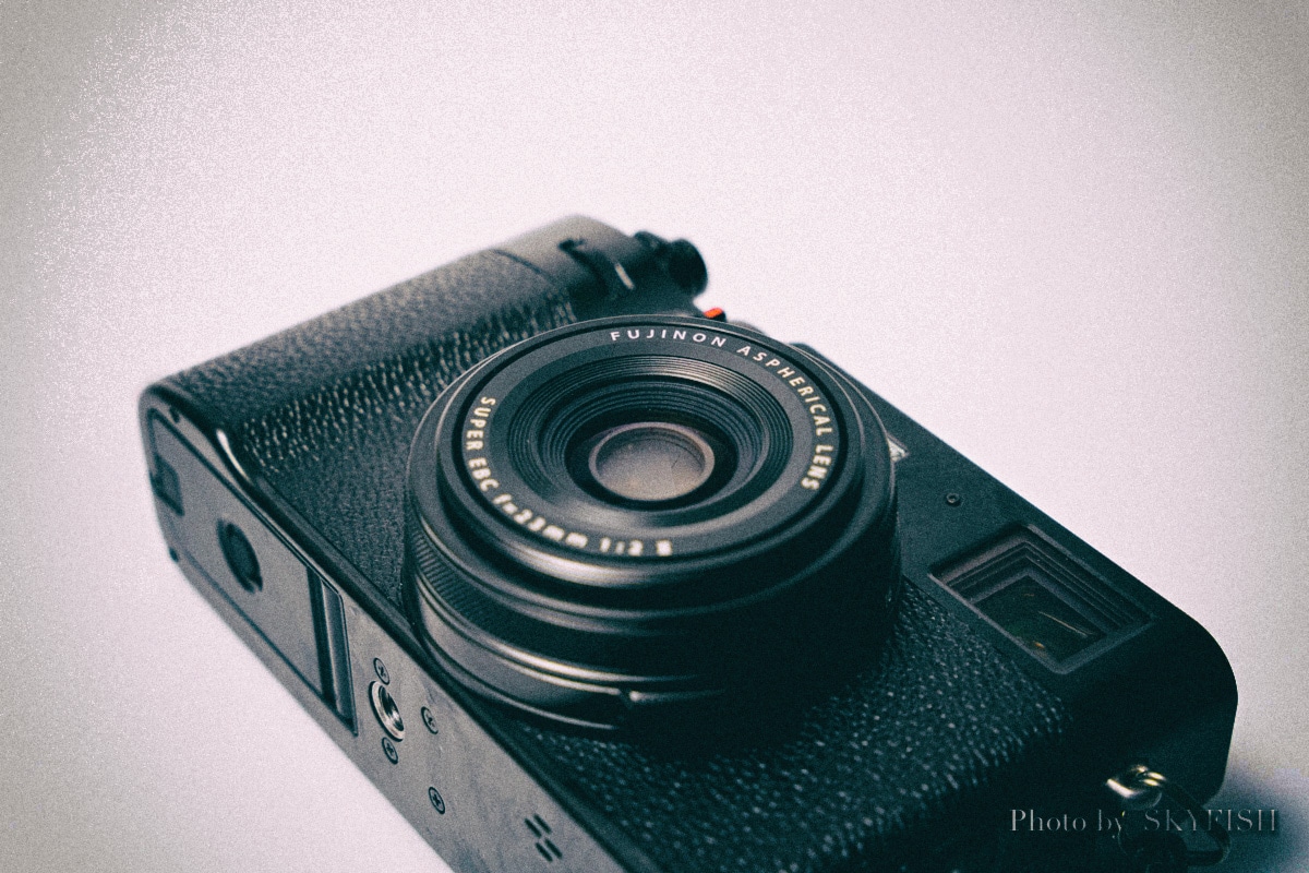 FUJIFILM X100V