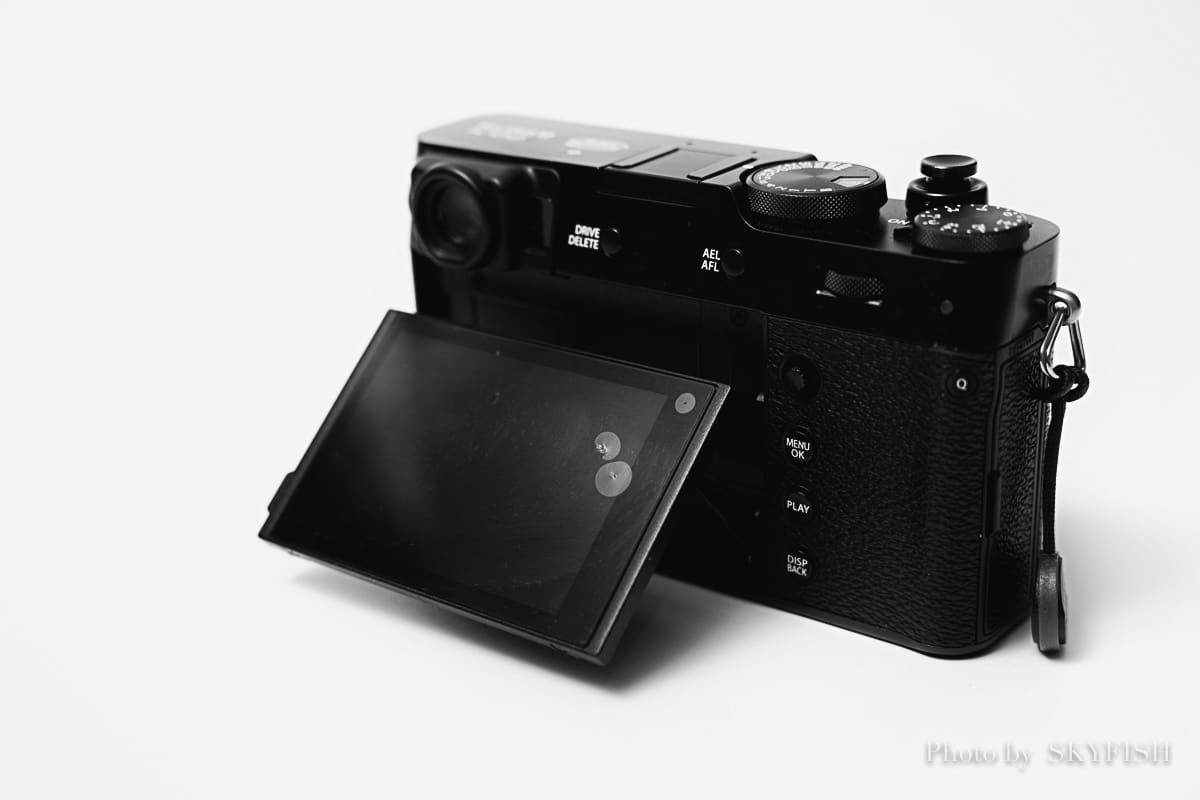 FUJIFILM X100V